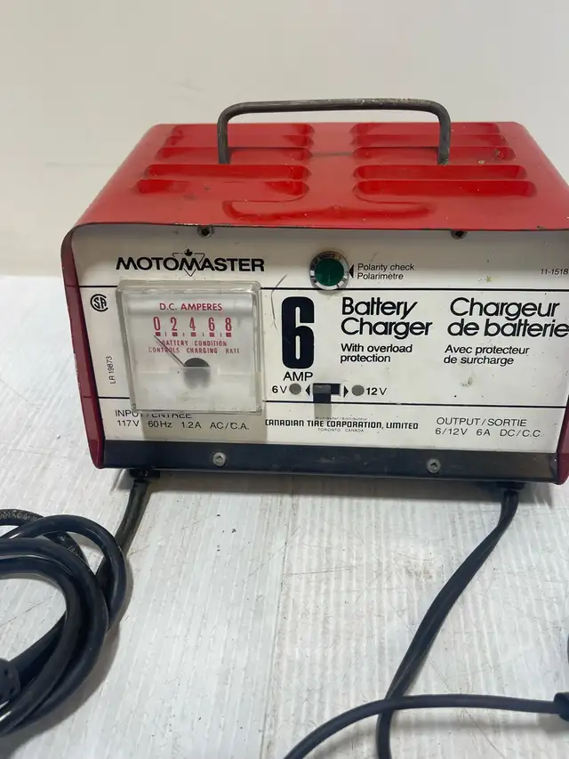 MotoMaster Battery Charger - Photo 5
