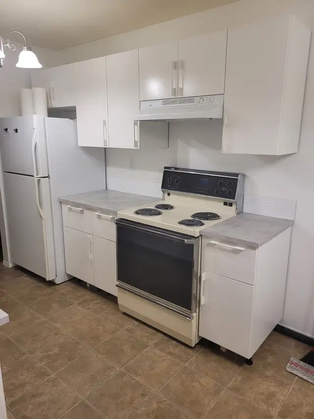 2 Bedroom Apartment - Photo 2