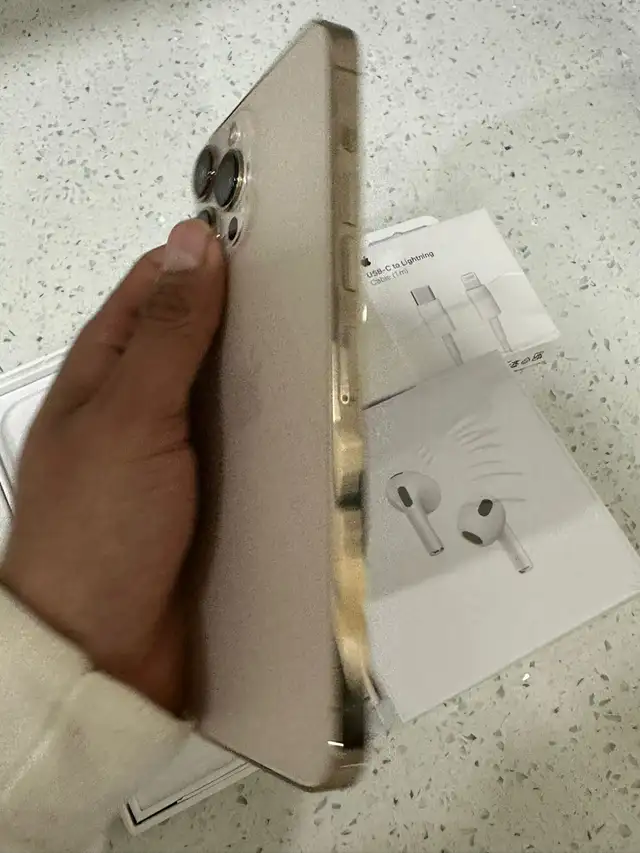 iPhone 13 Pro Max 256GB AirPods/Fast Charger/Delivery - Photo 2