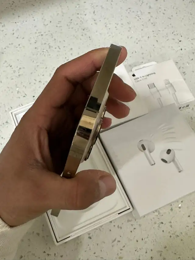 iPhone 13 Pro Max 256GB AirPods/Fast Charger/Delivery - Photo 6