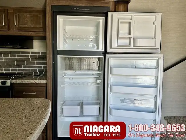 2017 KEYSTONE COUGAR 333MKS Fifth Wheel - Photo 17