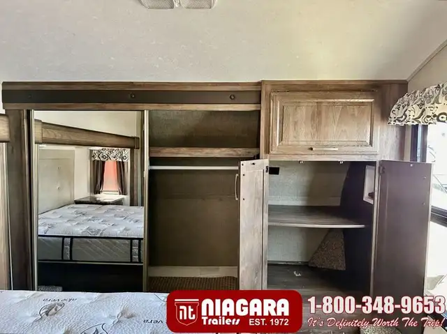 2017 KEYSTONE COUGAR 333MKS Fifth Wheel - Photo 22