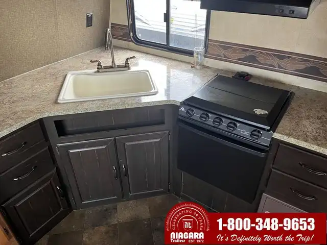 2014 KEYSTONE SPRINGDALE 299FKGL Travel Trailer - Photo 12