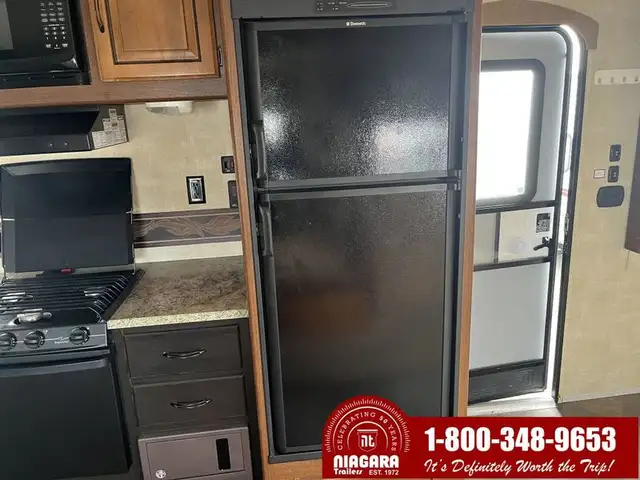 2014 KEYSTONE SPRINGDALE 299FKGL Travel Trailer - Photo 15