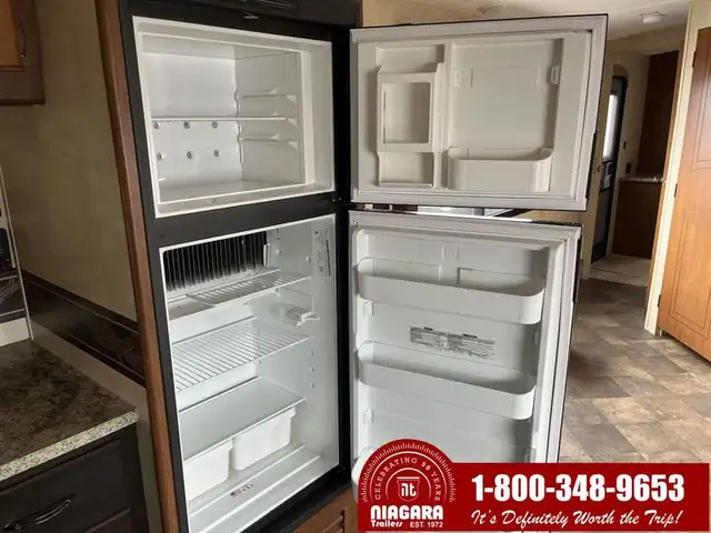 2014 KEYSTONE SPRINGDALE 299FKGL Travel Trailer - Photo 16