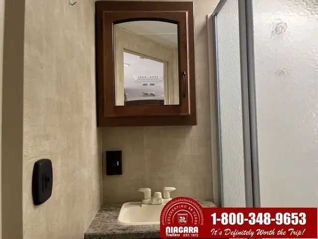 2014 KEYSTONE SPRINGDALE 299FKGL Travel Trailer - Photo 26