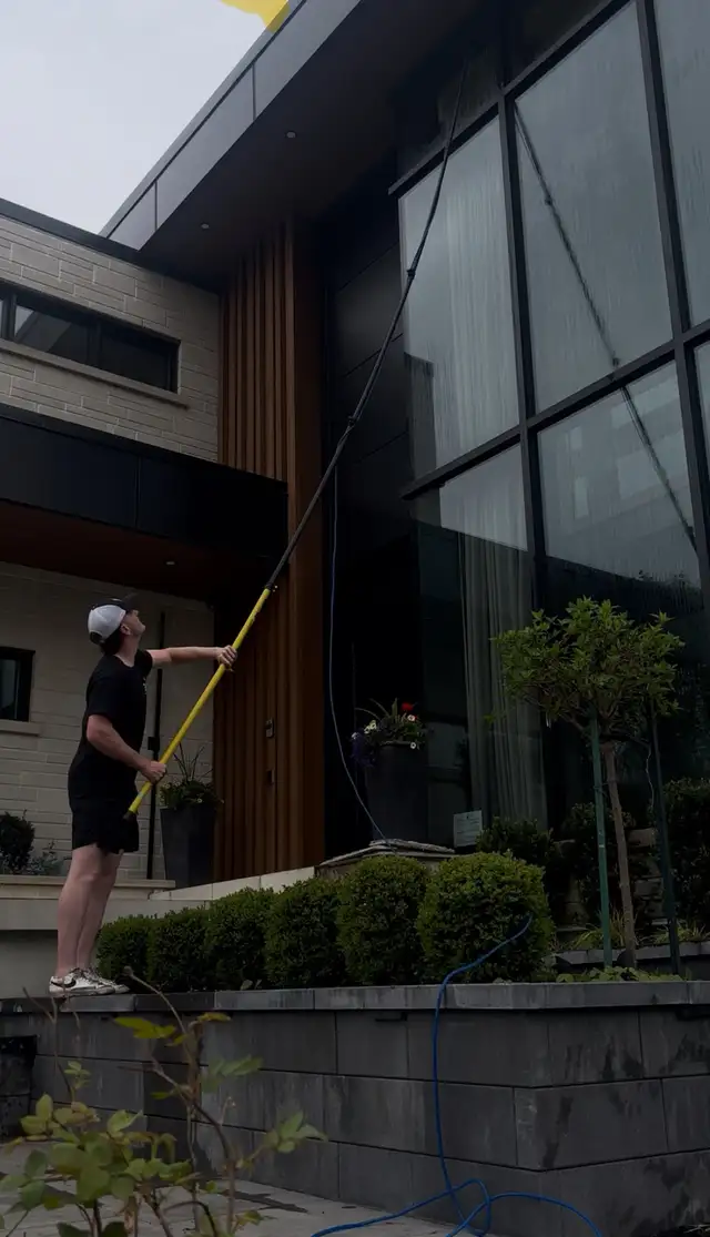 Window Cleaning Techs Wanted