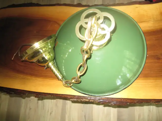 VINTAGE CTS 12 INCH GREEN WHITE PORCELAIN INDOOR CEILING FIXTURE