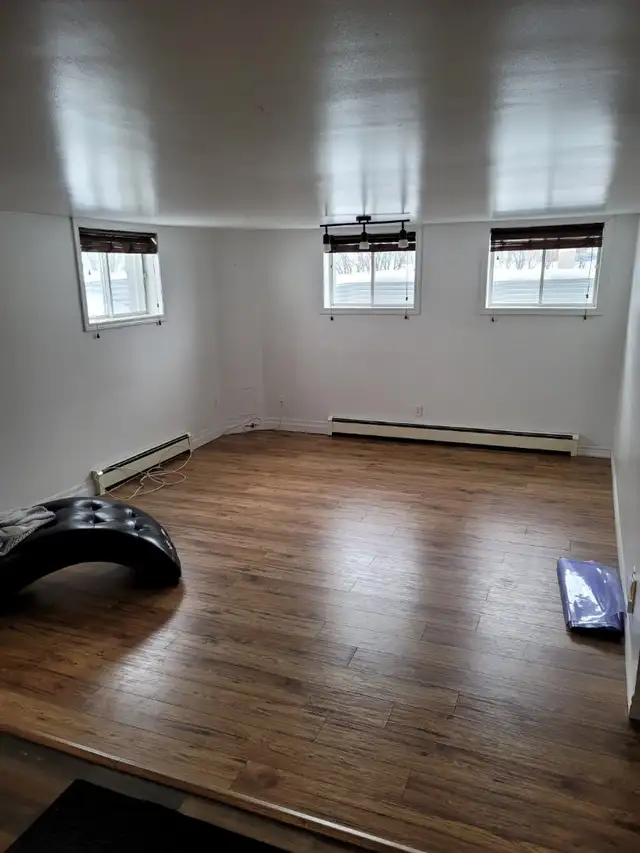 New Sudbury 2 bedroom basement apartment - Photo 2