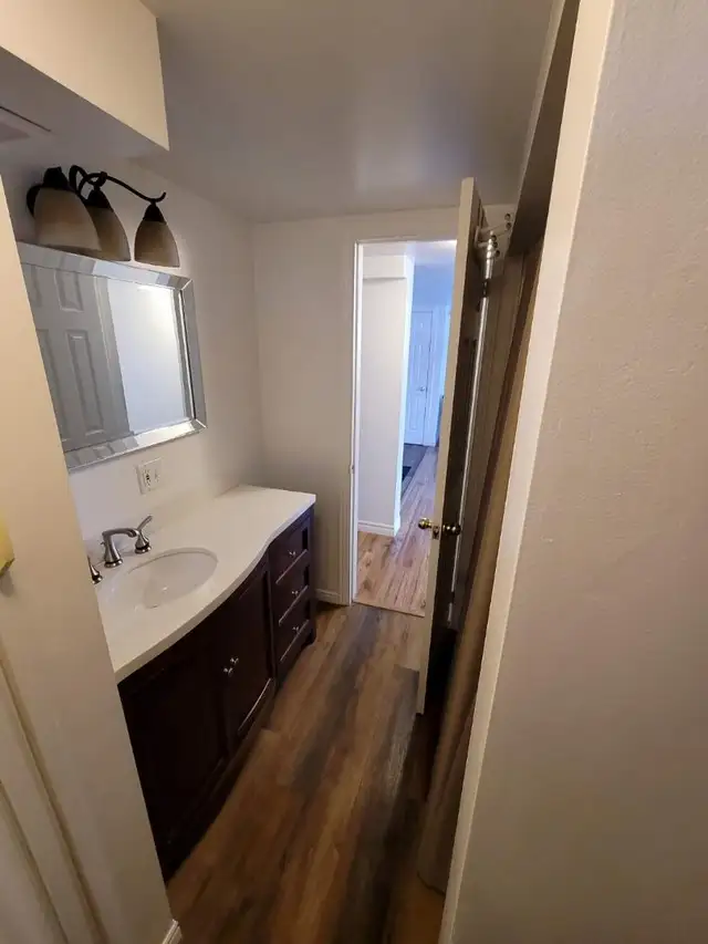 New Sudbury 2 bedroom basement apartment - Photo 5