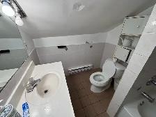 Student Apartment in Kensington Market! - Photo 3