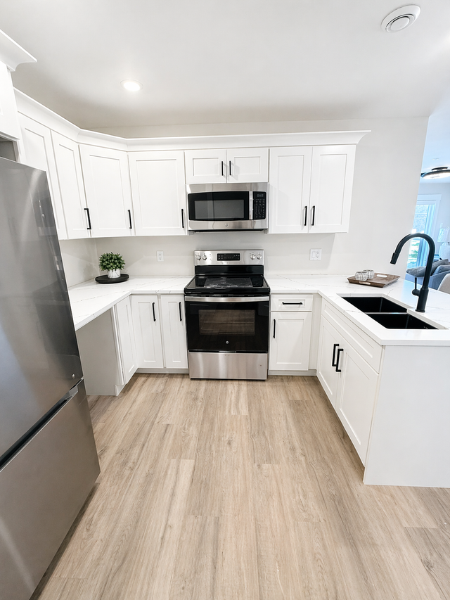 Now Leasing – Luxury Apartments | 1, 2 & 3 Bedrooms Available - Photo 2