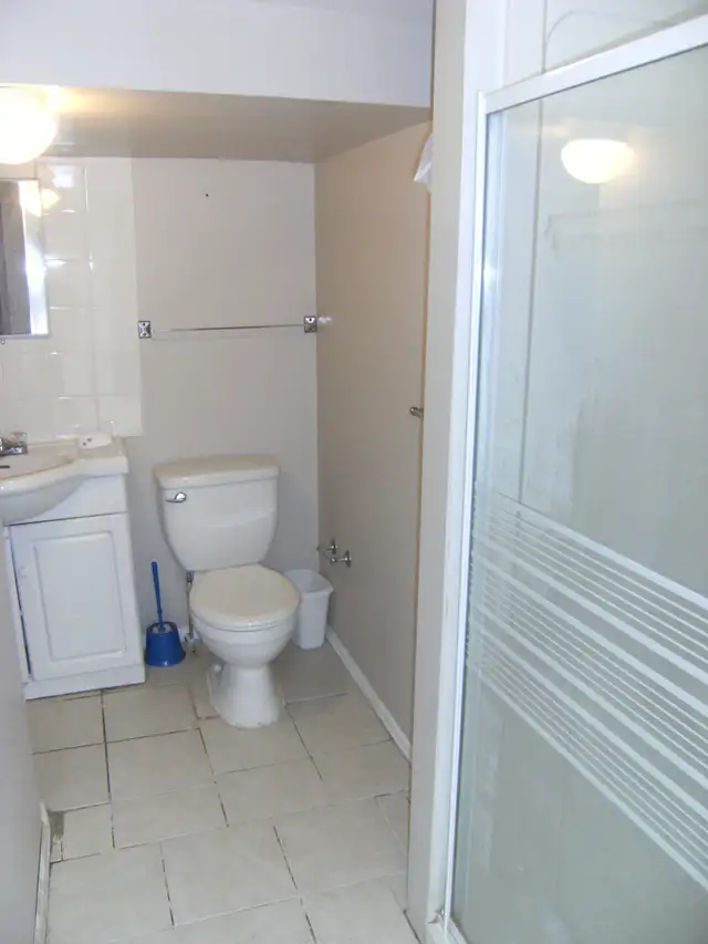 NW Renovated Multiple Rooms for Rent (1) - Photo 2