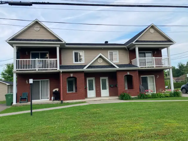 5 1/2 Style condo, Secteur Fleurimont 8 min du C.H.U.S et du C.E