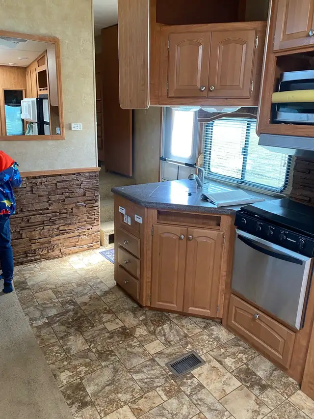 2010 Forest River Wildcat Fifth Wheel - Photo 4