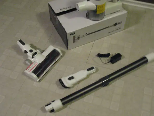 Electric (Cordless) Stick Vacuum Cleaner, BRAND NEW - Photo 5