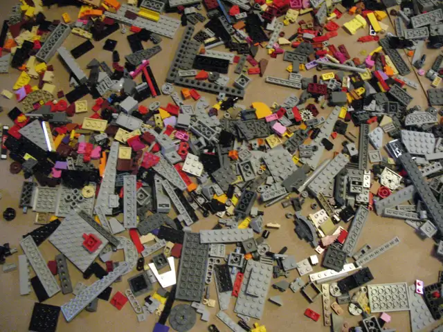 Over 2600 Random LEGO Pieces - Photo 10