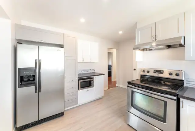 Extensively Updated 4bdrm Bungalow in Heritage Park! - Photo 5