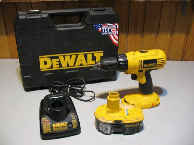 DeWalt 18 Volt Drill Package with Case