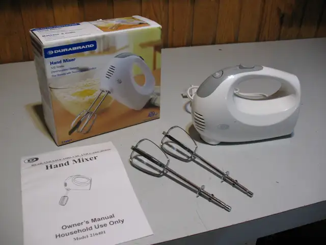 Durabrand Hand Mixer, BRAND NEW - Photo 2