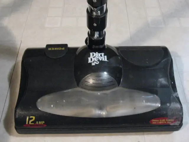 Dirt Devil Jaguar Canister Hepa Vacuum Cleaner - Photo 3