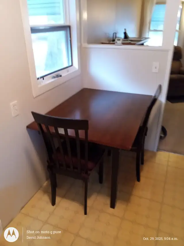 Dining Room Table with 4 Chairs