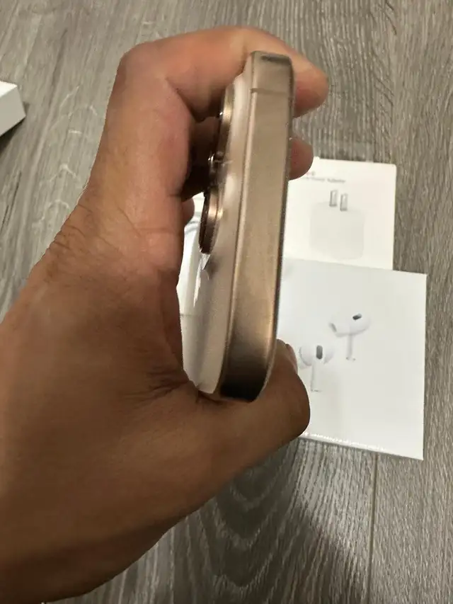 iPhone 16 Pro 128gb Airpods/Fast Charger/Delivery - Photo 2