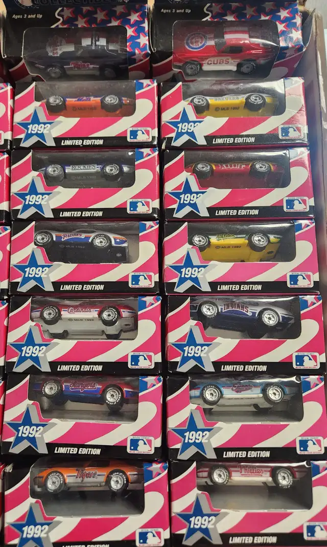 Matchbox 1992 MLB Teams Diecast Corvette Cars Complete in Box - Photo 3