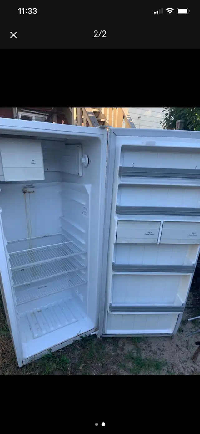 Refrigerator - Photo 2