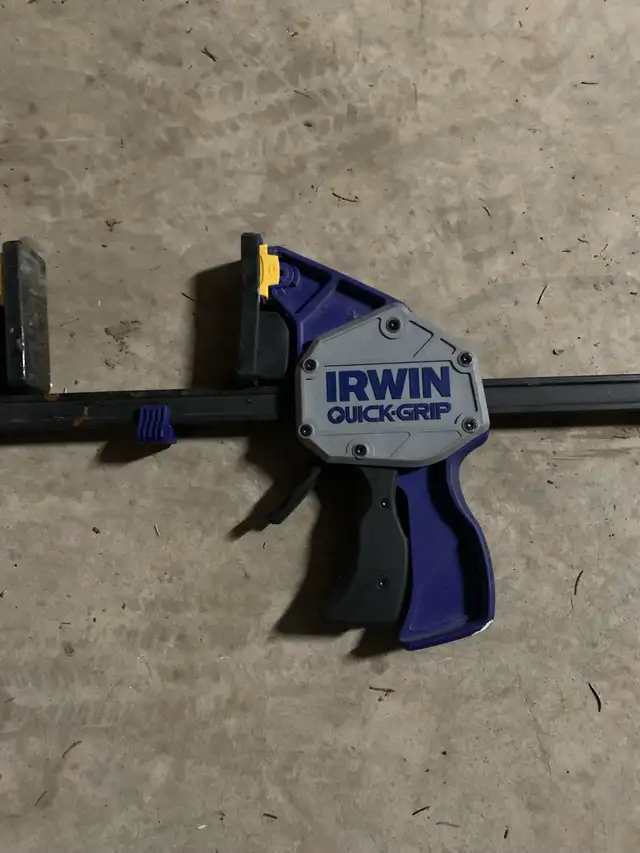 Set of 6 Irwin Quick Clamps. Great condition. 4@34 in. 2@ 45 in. - Photo 3