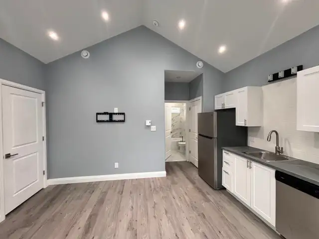 Private 1-Bedroom Home – No Shared Walls – $1,895/mo (Kitchener) - Photo 5