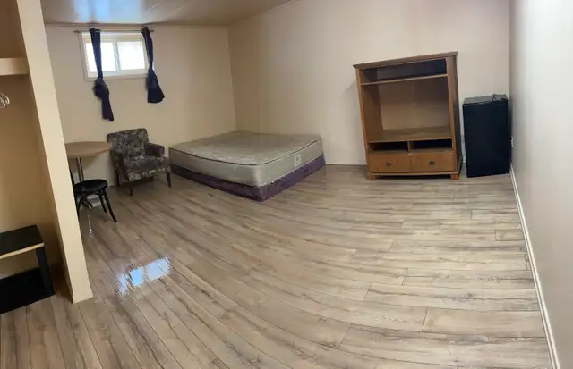 room for rent $595. - Photo 3