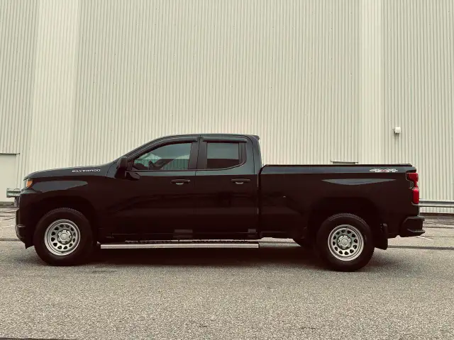 2019 Chevrolet Silverado 1500 Custom Triple Black 4WD - More Tru - Photo 7