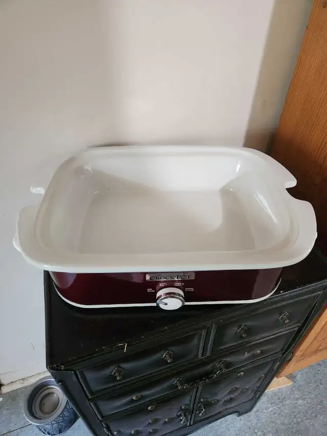 CROCKPOT XL WITH LOCKS - Photo 5