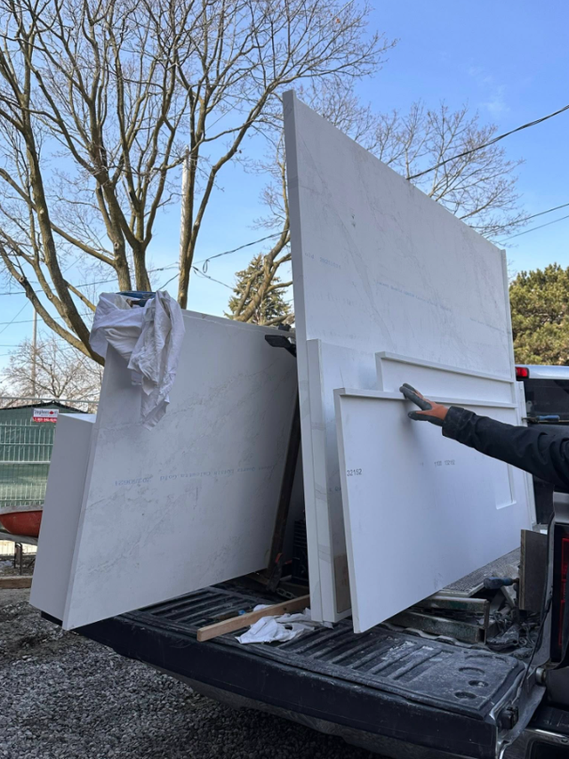White Quartz Countertop Grey Veining - With Island - Photo 2