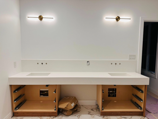 White Quartz Countertop Grey Veining - With Island - Photo 4