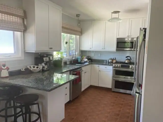 River Heights Bungalow for Rent - Photo 8