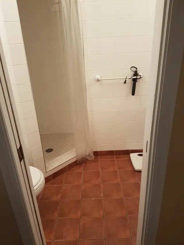 River Heights Bungalow for Rent - Photo 12