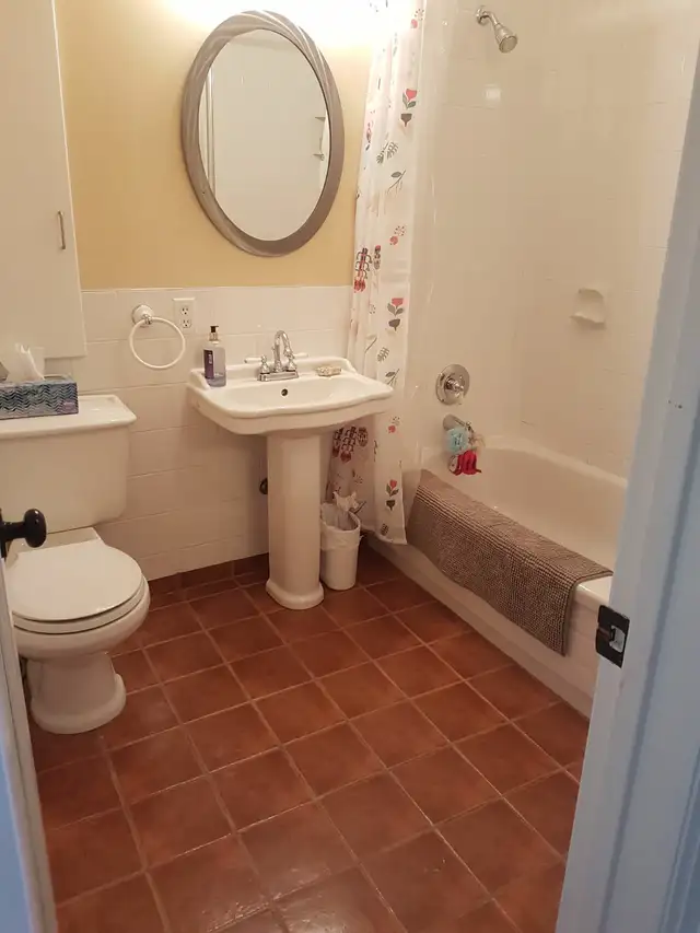 River Heights Bungalow for Rent - Photo 23