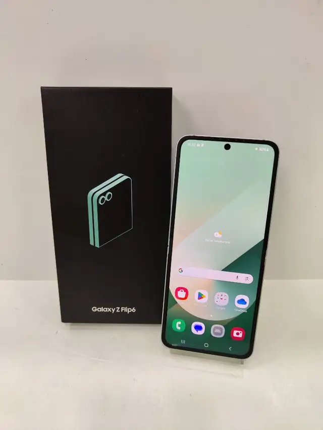 Unlocked Samsung Z Flip 6 (256 GB) 1 - Year Warranty