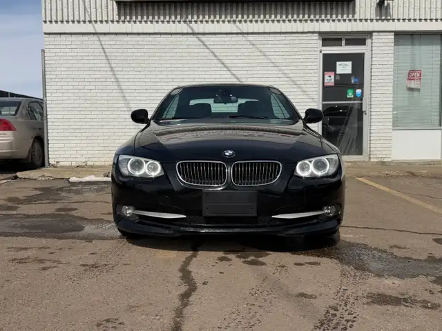 2012 BMW 3 Series| Convertible | Straight 6 | Low Mileage| - Photo 2