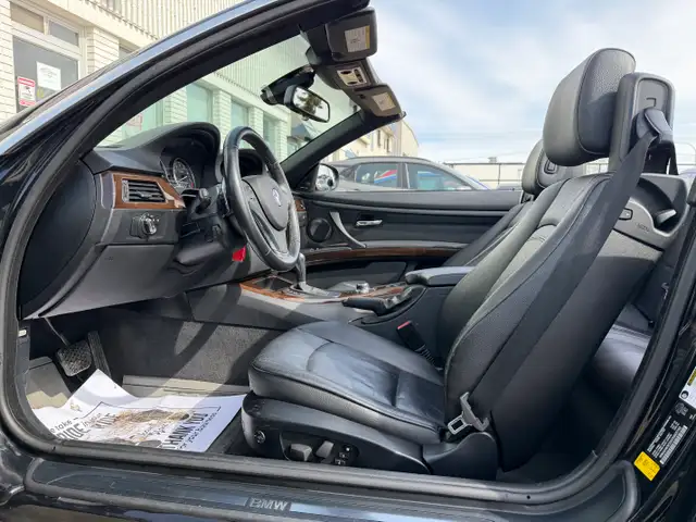 2012 BMW 3 Series| Convertible | Straight 6 | Low Mileage| - Photo 17