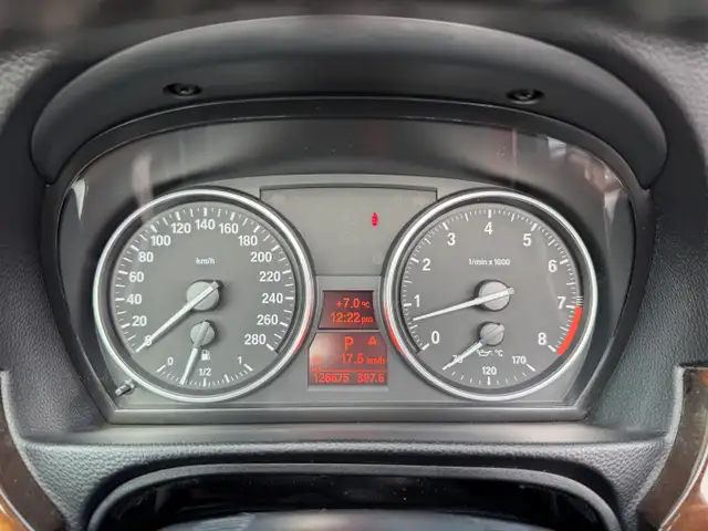 2012 BMW 3 Series| Convertible | Straight 6 | Low Mileage| - Photo 18