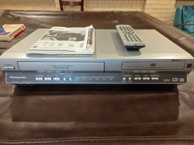 PANASONIC DVD / VCR COMBO UNIT