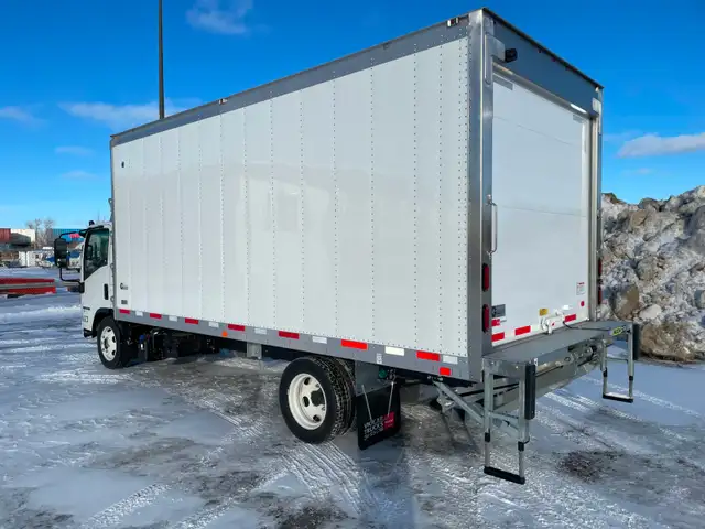 2025 Isuzu NRR REEFER / HEATED / LIFT GATE  NEW - Photo 6