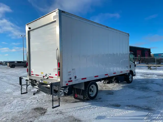 2025 Isuzu NRR REEFER / HEATED / LIFT GATE  NEW - Photo 8
