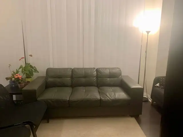 2 Brm & Den with 2 Full Washroom Condo for Rent (Amber Condos) - Photo 4