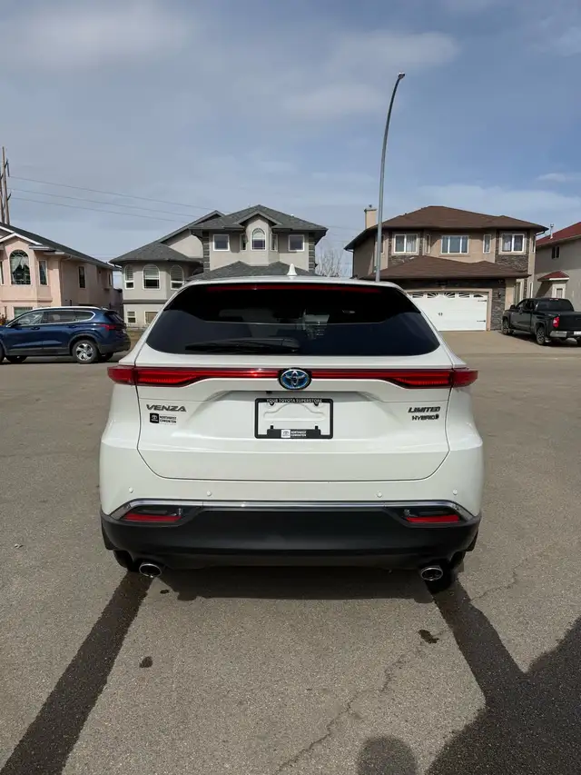 $41,000 - 2022 Toyota Venza Limited Hybrid AWD | Fully Loaded | - Photo 3