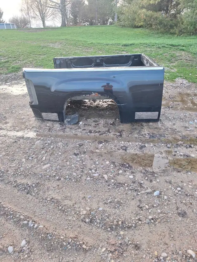 07-13 gmc 6.5 foot truck box