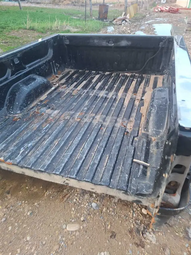 07-13 gmc 6.5 foot truck box - Photo 4